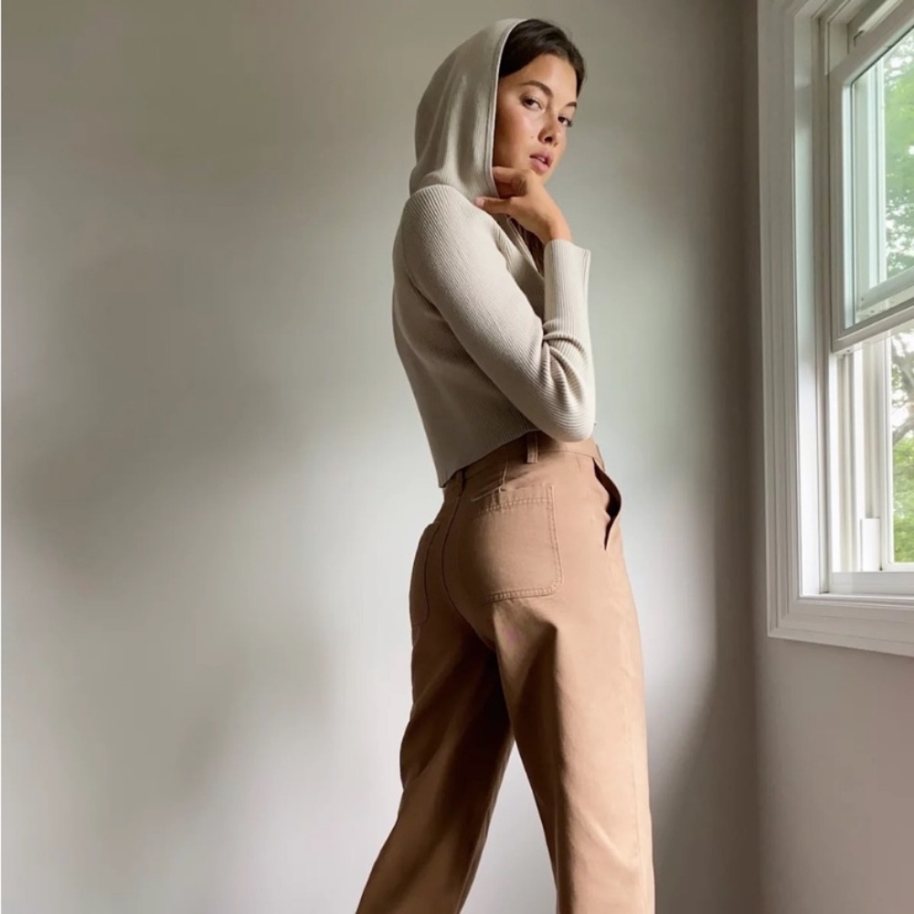 Aritzia Sunday Best Forest Zip Up Sweater Beige size Medium